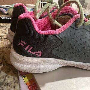 Little girls Fila sneakers - sz 12